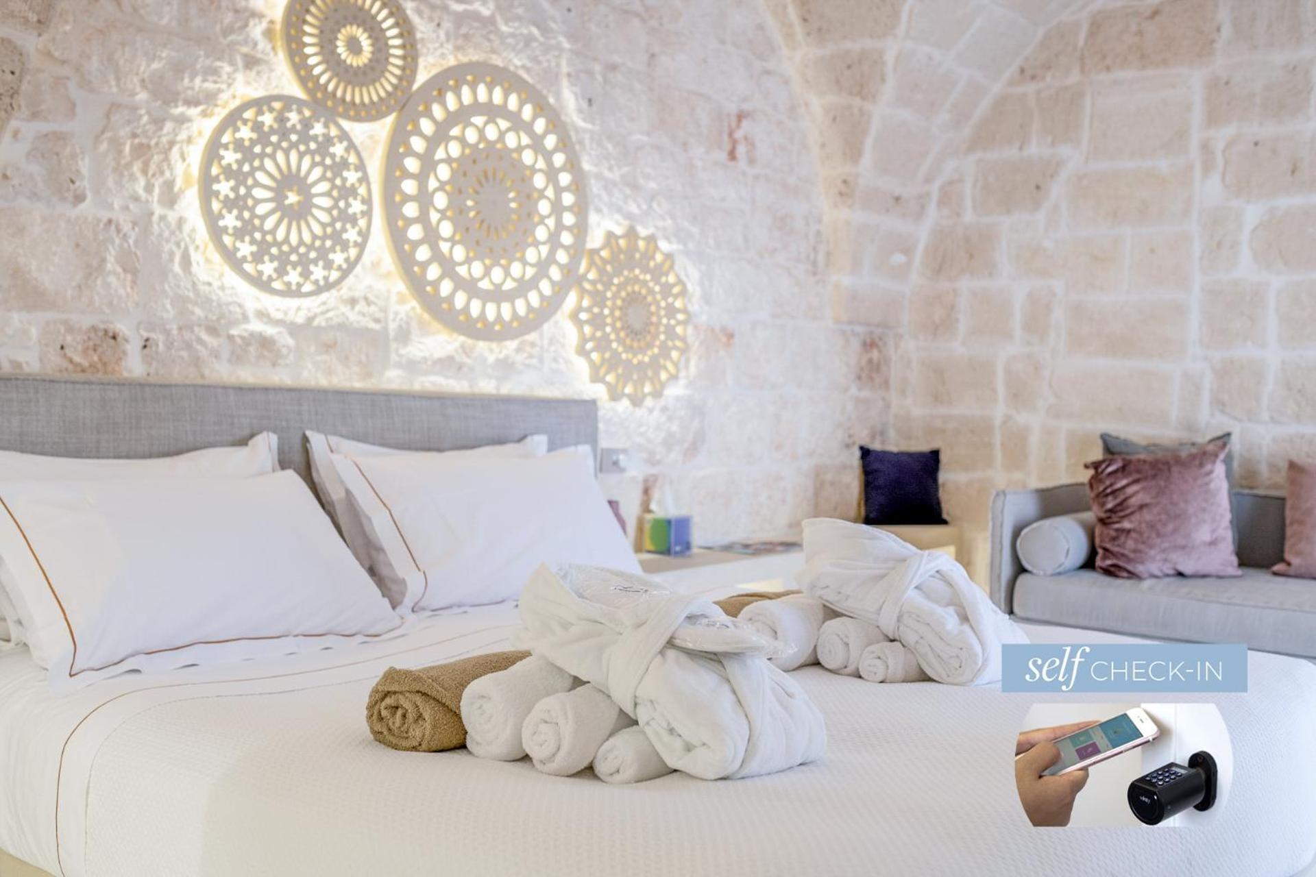 אוסטוני Vico Bianco Raro Smart Rooms Collection מראה חיצוני תמונה