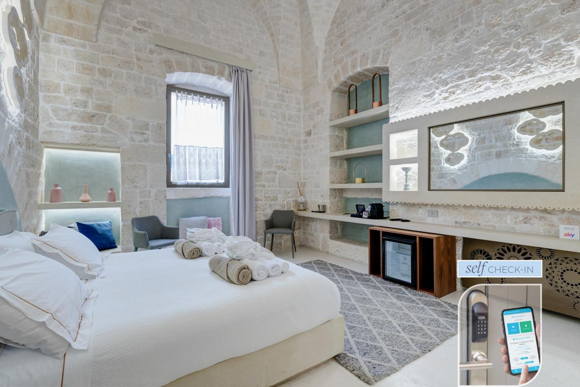 אוסטוני Vico Bianco Raro Smart Rooms Collection מראה חיצוני תמונה